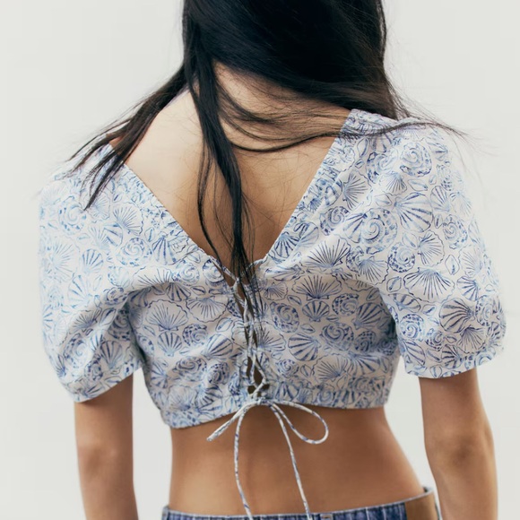 Floral Blue Puff Sleeve Top - Picture 3 of 4